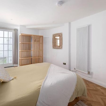 Spacious Apartment - 5 Minutes Walk To Bath Abbey 外观 照片