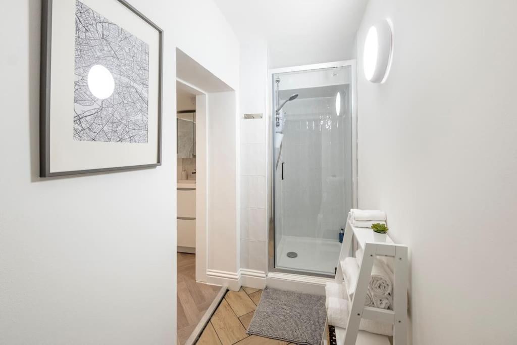 Spacious Apartment - 5 Minutes Walk To Bath Abbey 外观 照片