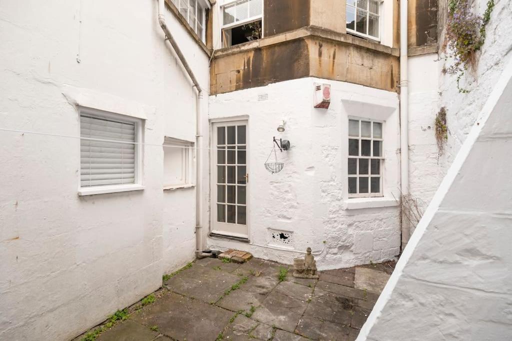 Spacious Apartment - 5 Minutes Walk To Bath Abbey 外观 照片