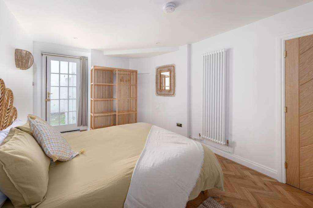 Spacious Apartment - 5 Minutes Walk To Bath Abbey 外观 照片