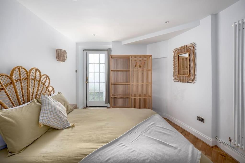 Spacious Apartment - 5 Minutes Walk To Bath Abbey 外观 照片
