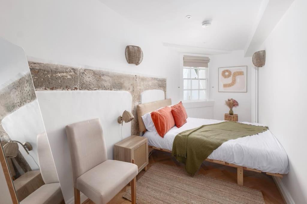 Spacious Apartment - 5 Minutes Walk To Bath Abbey 外观 照片