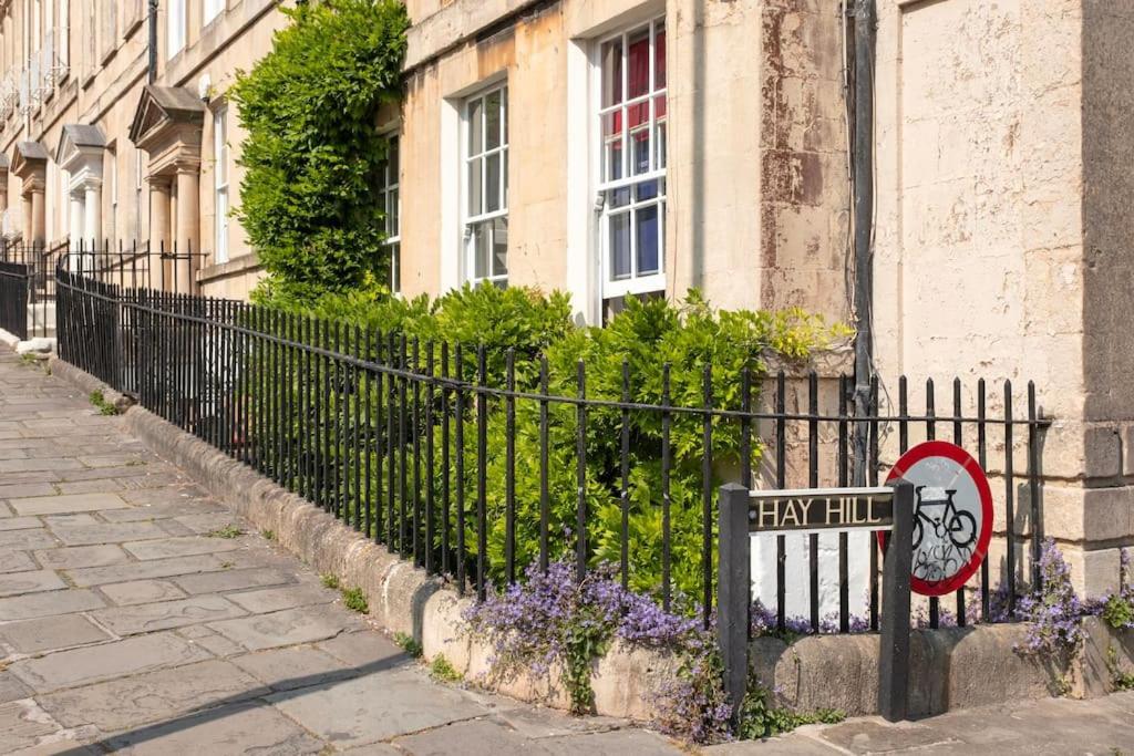 Spacious Apartment - 5 Minutes Walk To Bath Abbey 外观 照片
