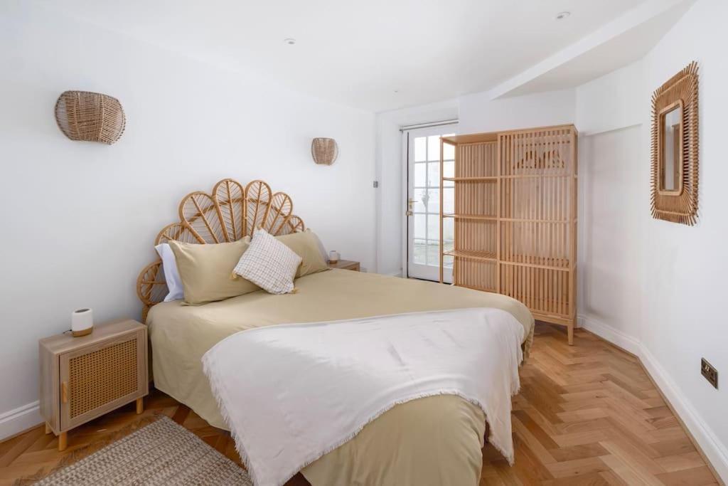 Spacious Apartment - 5 Minutes Walk To Bath Abbey 外观 照片
